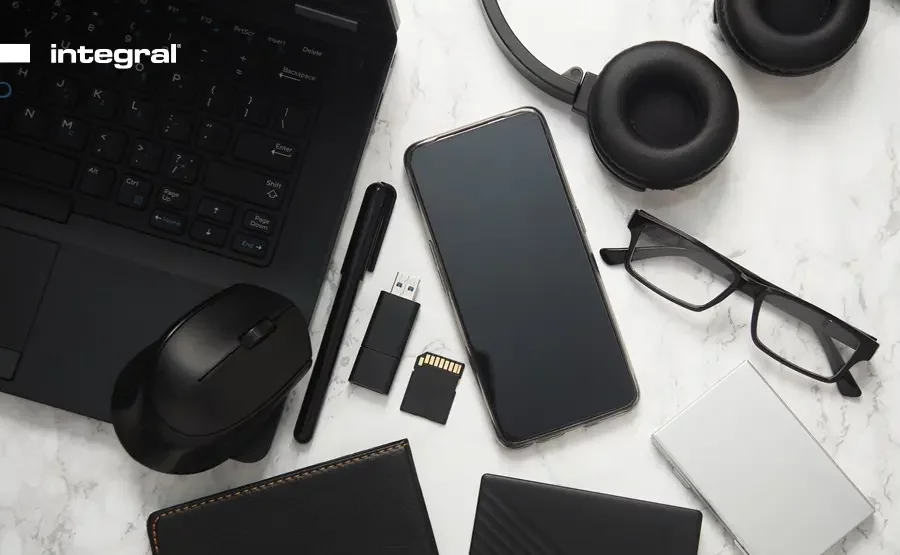 Choosing Between a USB Stick and an SD Card for Your Storage Needs